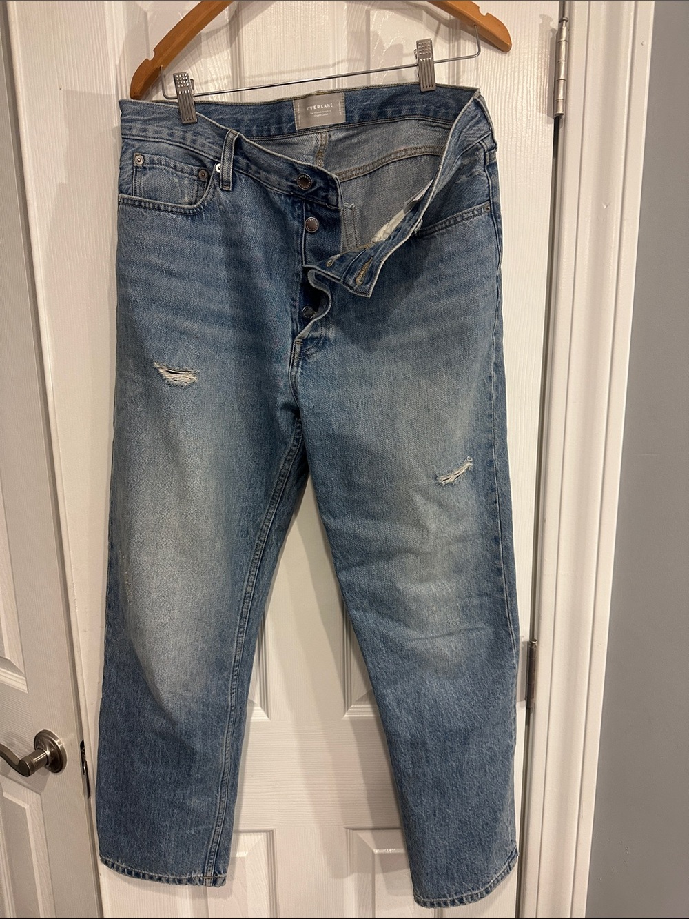 Women’s Everlane Blue Distressed Jeans, button front 29 regular